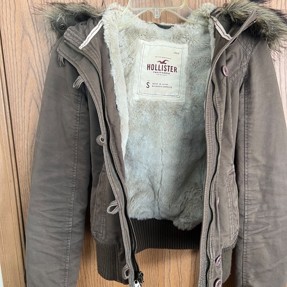 Y2K Vintage Hollister Womens Chocolate Brown Bomber Jacket with Faux Fur Hood Sm - Picture 4 of 4